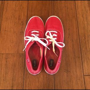 Red ked sneakers, size 10